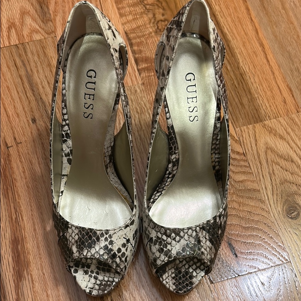 Guess Black and Cream Snakeskin Heels